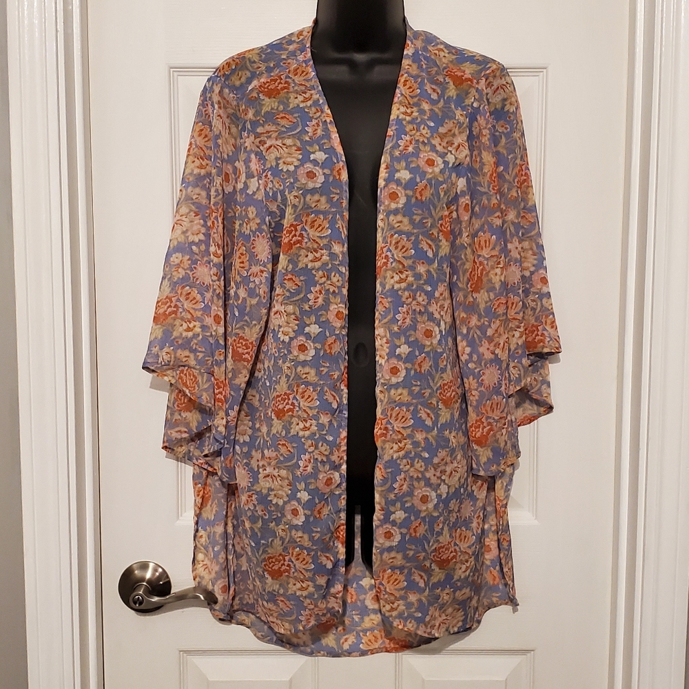 American Eagle Floral Kimono Cardigan Size Medium